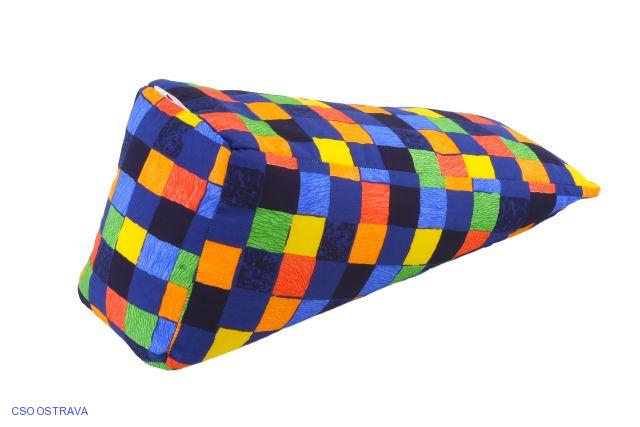 Klín – barevný; 10.1.7.2; 15 x 40 x 80 cm